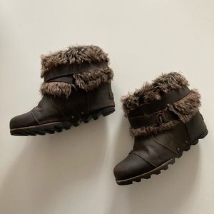 Sorel Joan of Arc wedge booties